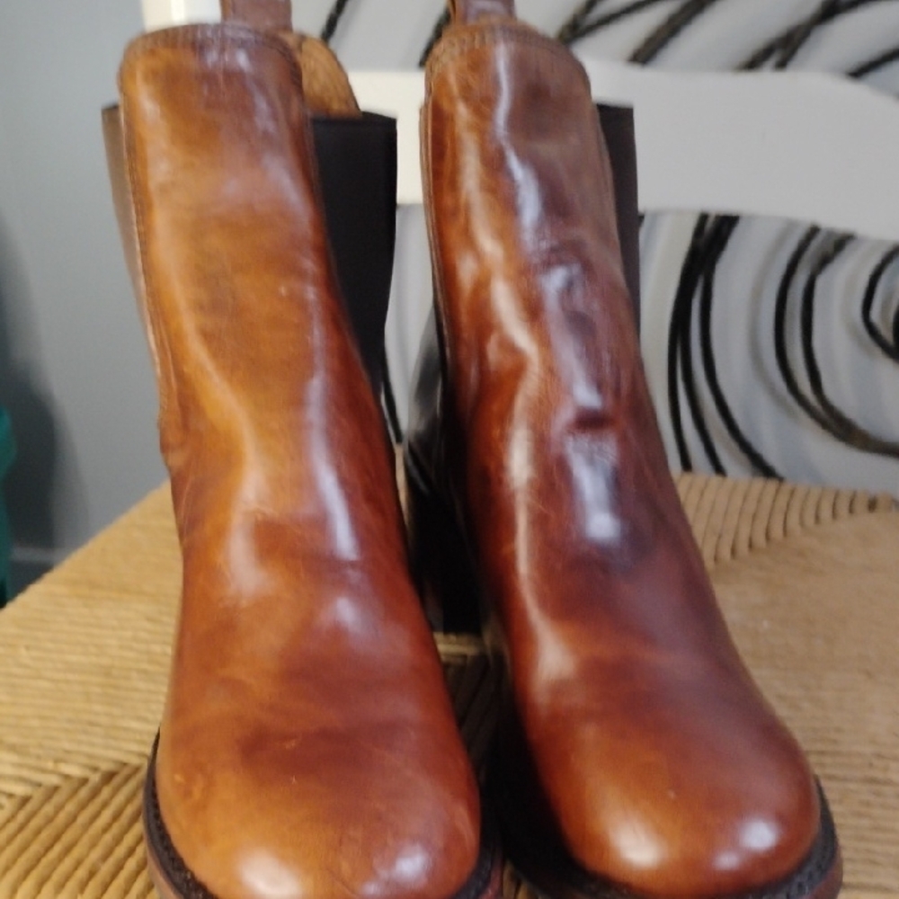 Frye Sabrina Chelsea Leather Ankle Boots - Picture 9 of 15